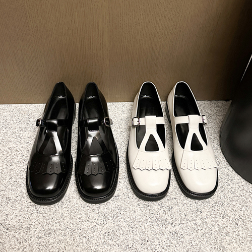 Foy tassel loafer ♩