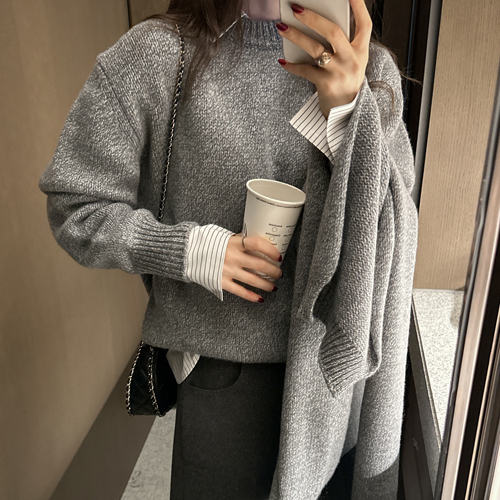 Soft wool muffler knit