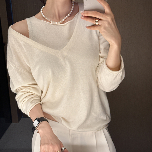 Unble soft V-neck knit