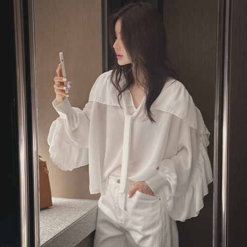 Poise frill blouse