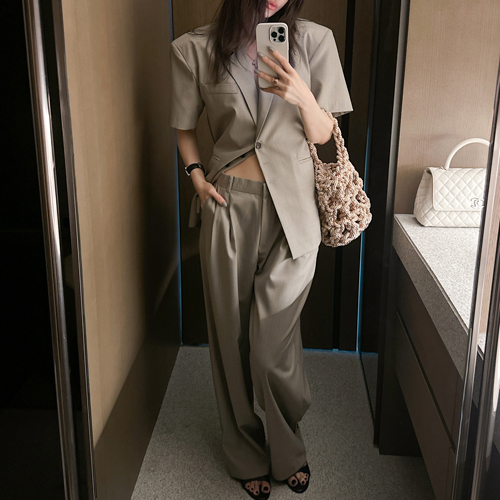Dunst pin-tuck slacks