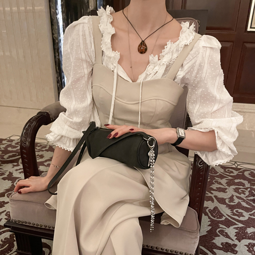 Tinker frill blouse