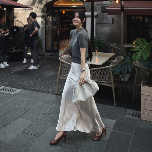 Smooth satin long skirt