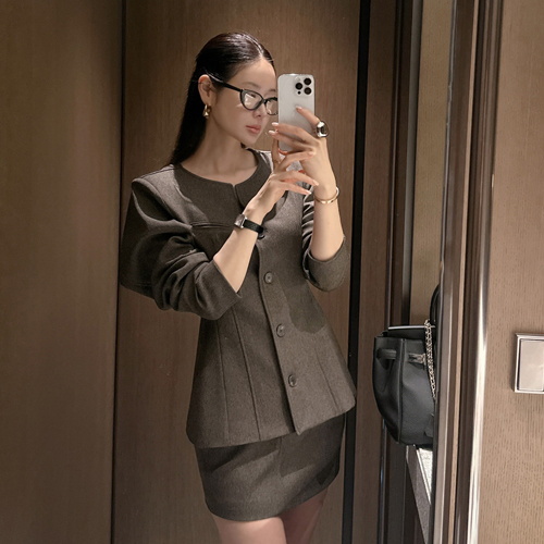 Core tuck mini skirt