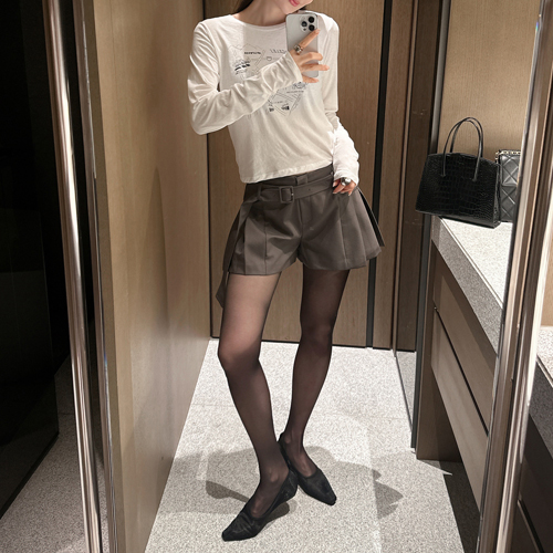 Take belt pin-tuck pants