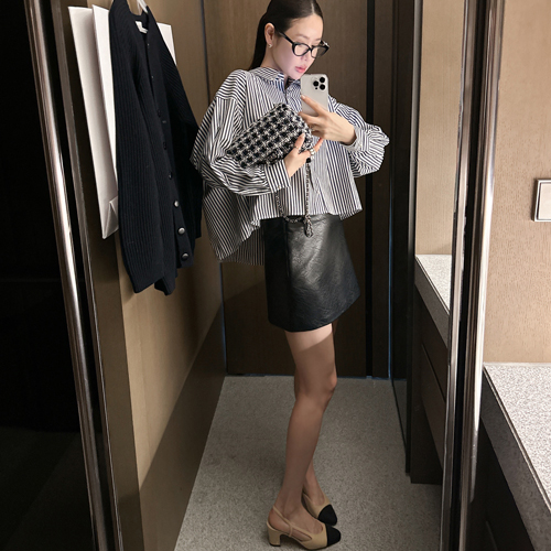 Lossy leather mini skirt