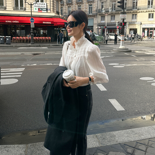 Built smoke high blouse