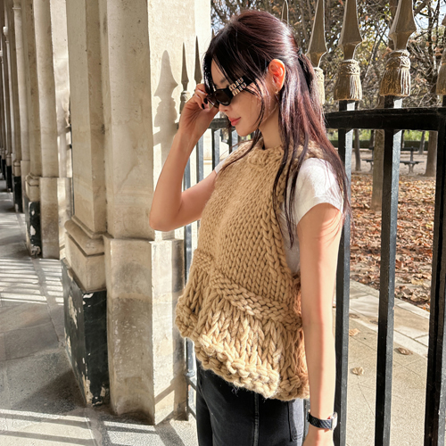 Fog handmade knit vest
