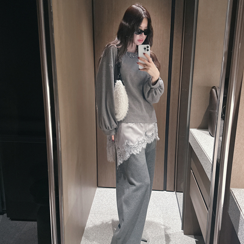 Stella satin lace tee