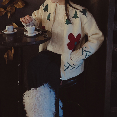 Sheep garden knit zip-up