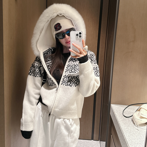 Bine nordic foxfur wool zip-up (wool100%)