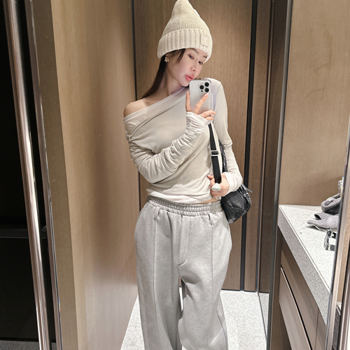 Blending boat-neck tencel tee