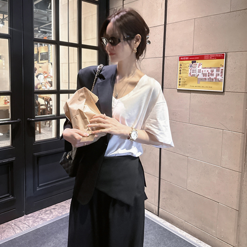 Over V-neck short sleeve tee