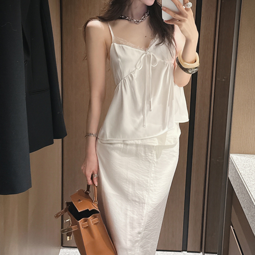 Lived lace sleeveless