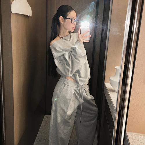 Bagel off-shoulder tee