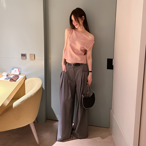 Mate tuck slacks