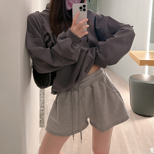 Seam banding short pants