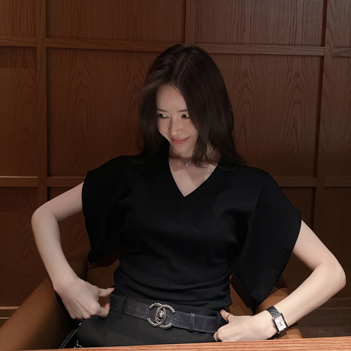 Ploy volume V-neck tee
