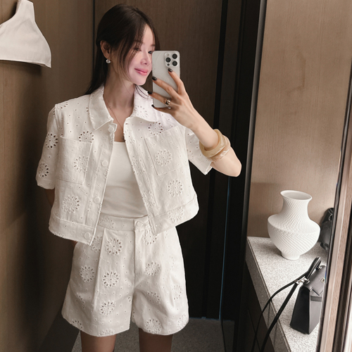 Hammer punching crop jacket