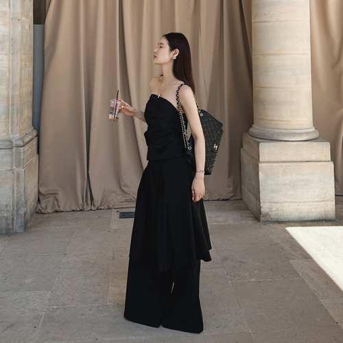 Thin wide skirt pants
