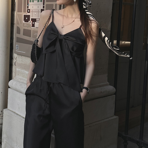 Dery ribbon nashi blouse