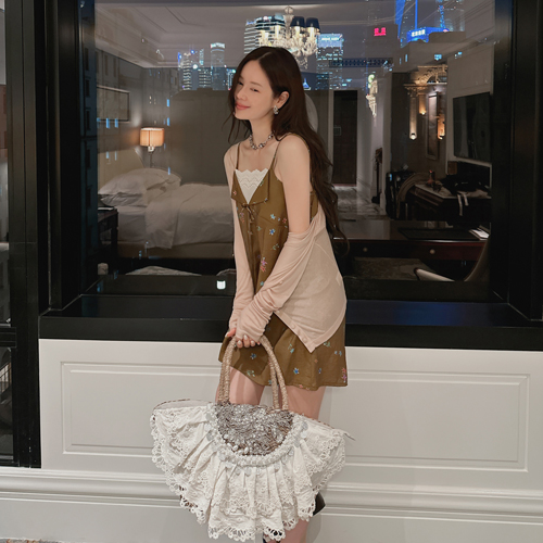 Slash lace dress